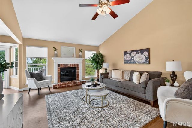 5606 Paris Court, St Louis, MO 63129