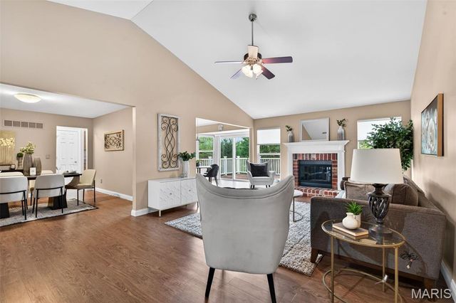 5606 Paris Court, St Louis, MO 63129