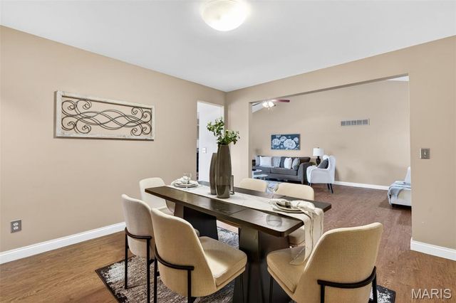 5606 Paris Court, St Louis, MO 63129