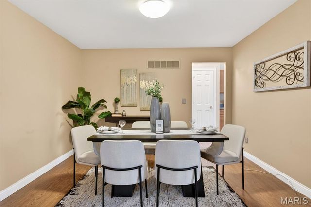 5606 Paris Court, St Louis, MO 63129