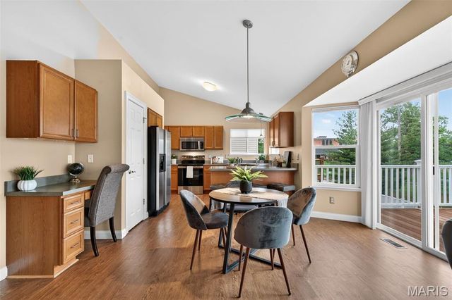 5606 Paris Court, St Louis, MO 63129