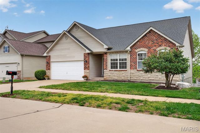 5606 Paris Court, St Louis, MO 63129