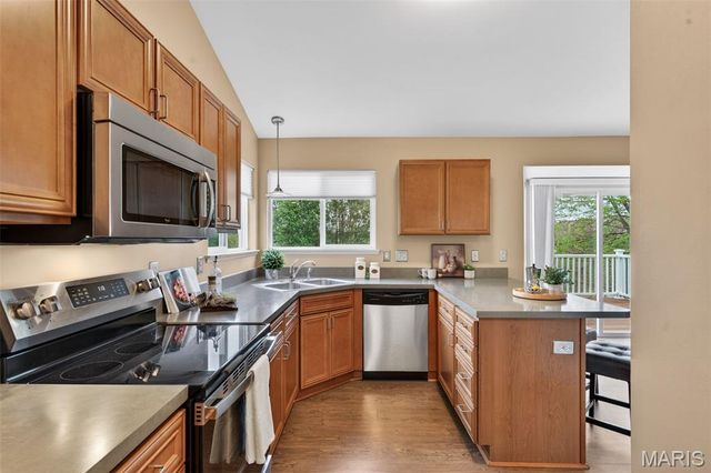 5606 Paris Court, St Louis, MO 63129