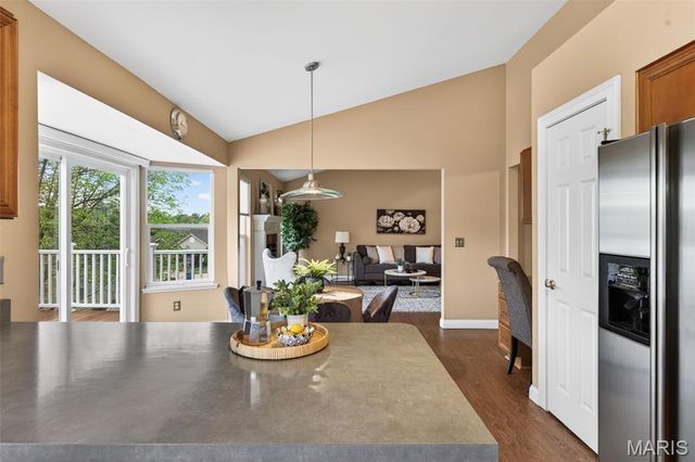 5606 Paris Court, St Louis, MO 63129