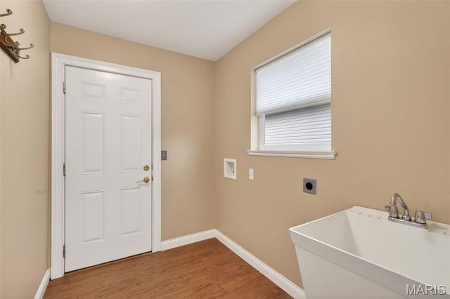 5606 Paris Court, St Louis, MO 63129