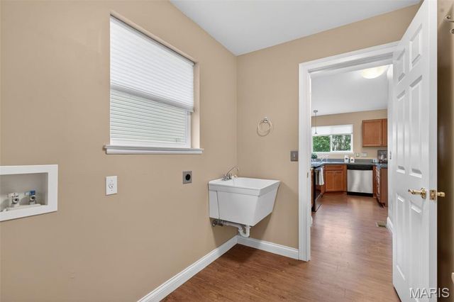 5606 Paris Court, St Louis, MO 63129