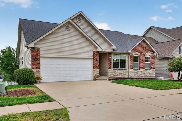5606 Paris Court, St Louis, MO 63129