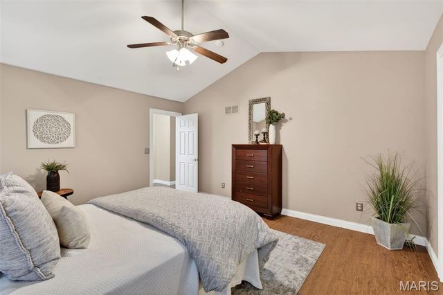 5606 Paris Court, St Louis, MO 63129