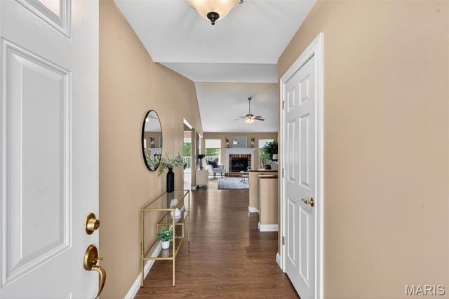 5606 Paris Court, St Louis, MO 63129