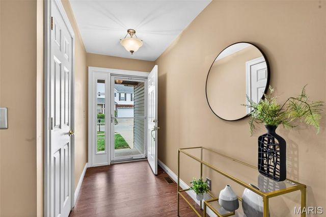 5606 Paris Court, St Louis, MO 63129
