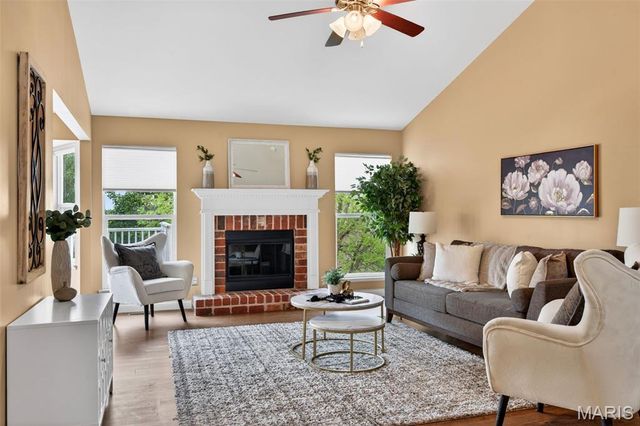 5606 Paris Court, St Louis, MO 63129