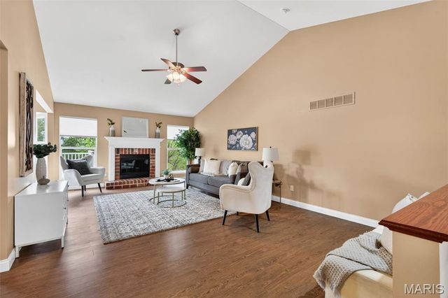 5606 Paris Court, St Louis, MO 63129