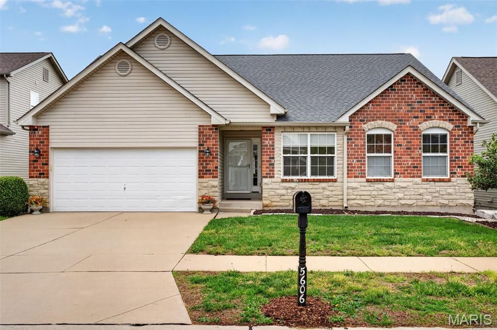 5606 Paris Court, St Louis, MO 63129