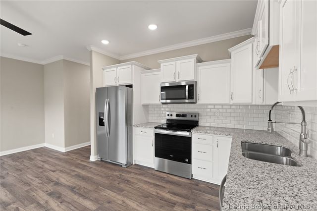 1557 Cypress Cove NW, Corydon, IN 47112