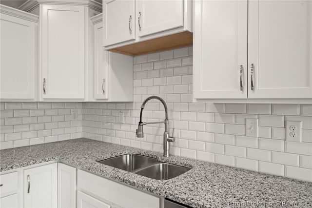 1557 Cypress Cove NW, Corydon, IN 47112