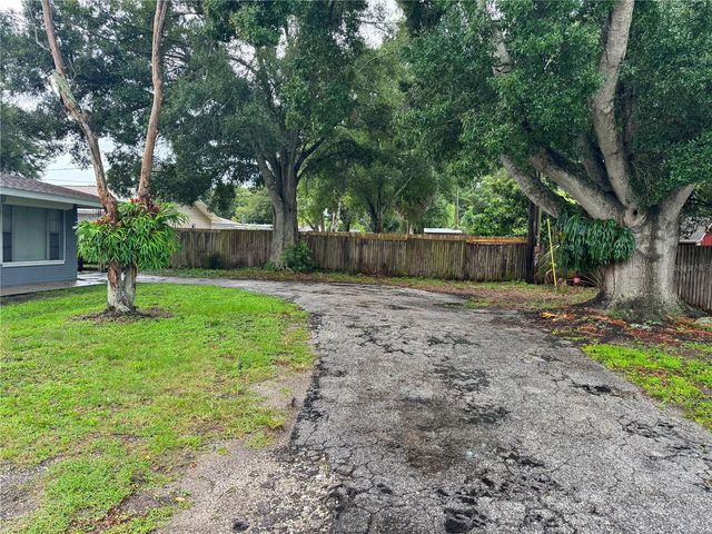 2896 MEADOW LAKE AVENUE, Largo, FL 33771