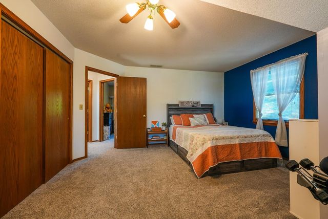 1214 McCaskey Dr, Rose Hill, KS 67133