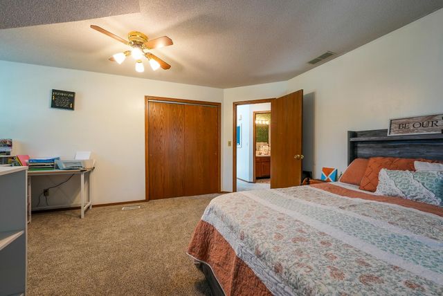 1214 McCaskey Dr, Rose Hill, KS 67133