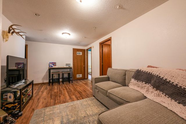 1214 McCaskey Dr, Rose Hill, KS 67133