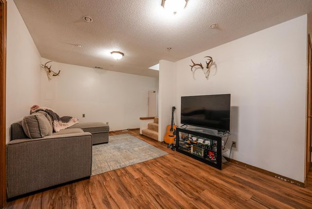 1214 McCaskey Dr, Rose Hill, KS 67133