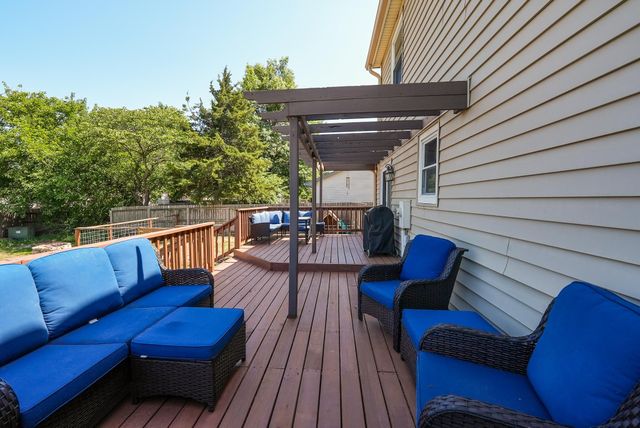 1214 McCaskey Dr, Rose Hill, KS 67133