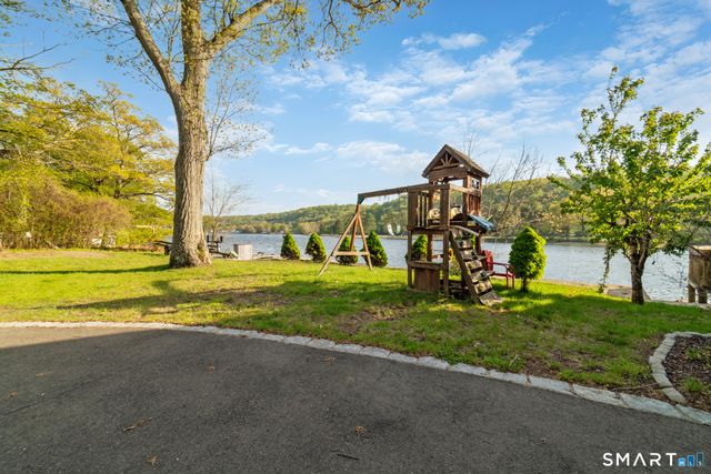 3 Roosevelt Drive, Seymour, CT 06483