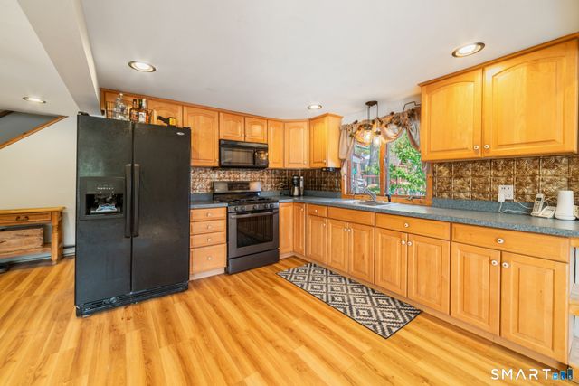 3 Roosevelt Drive, Seymour, CT 06483