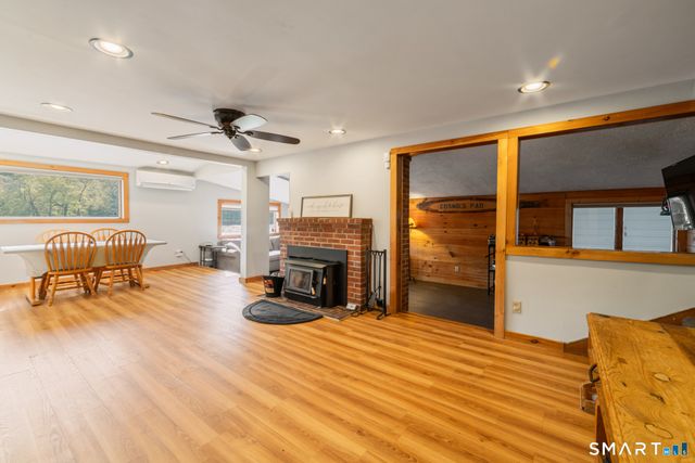 3 Roosevelt Drive, Seymour, CT 06483