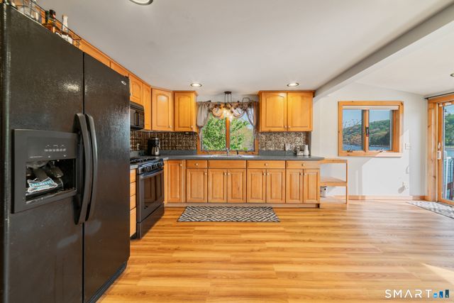 3 Roosevelt Drive, Seymour, CT 06483
