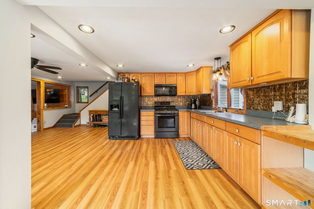 3 Roosevelt Drive, Seymour, CT 06483