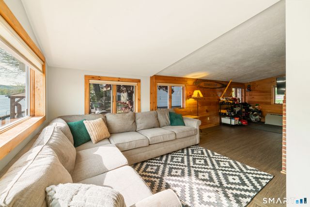 3 Roosevelt Drive, Seymour, CT 06483