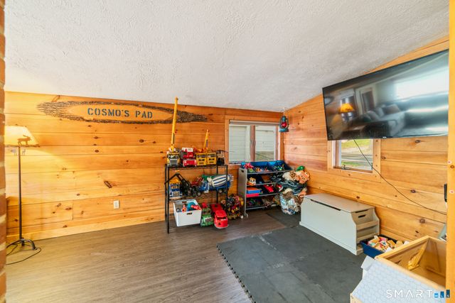 3 Roosevelt Drive, Seymour, CT 06483