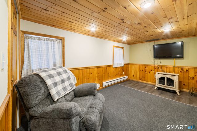 3 Roosevelt Drive, Seymour, CT 06483