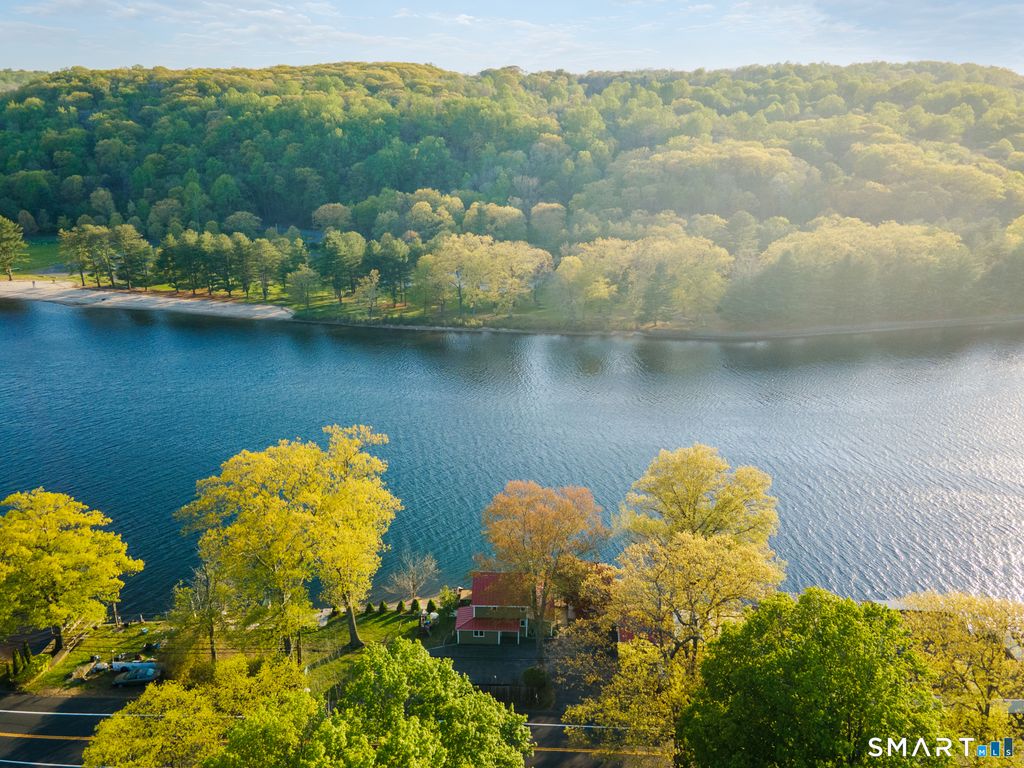 3 Roosevelt Drive, Seymour, CT 06483