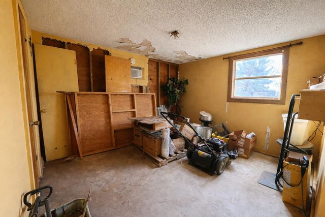 501 W 1st Street, Hale Center, TX 79041