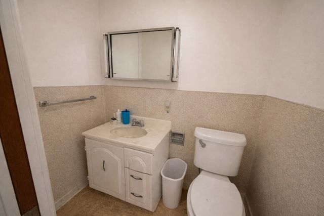 501 W 1st Street, Hale Center, TX 79041