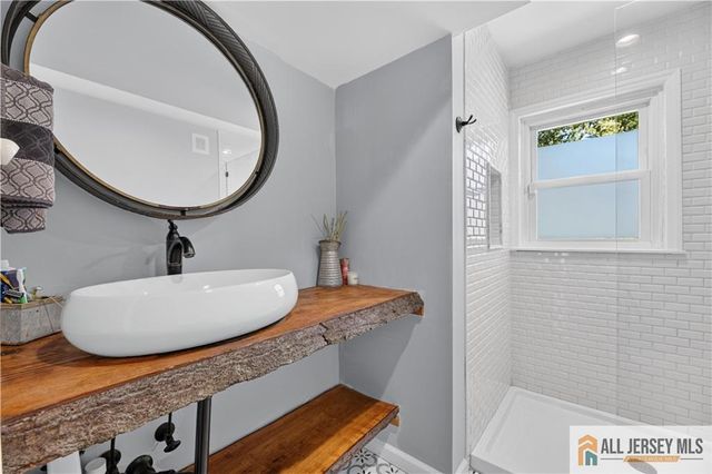 1 Perry Road, East Brunswick, NJ 08816