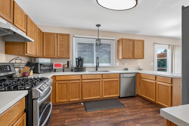 2008 Olde Mill Road, Plainfield, IL 60586