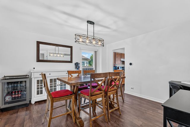 2008 Olde Mill Road, Plainfield, IL 60586