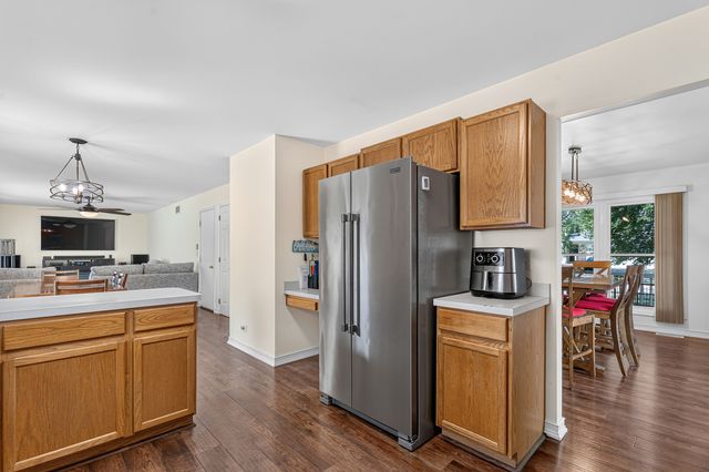 2008 Olde Mill Road, Plainfield, IL 60586