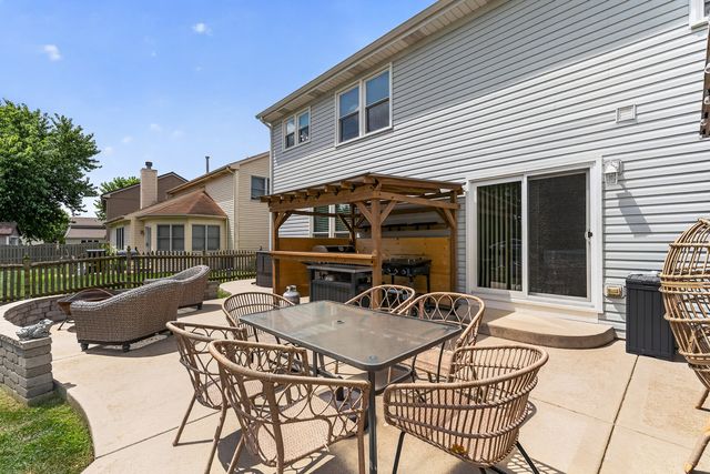2008 Olde Mill Road, Plainfield, IL 60586
