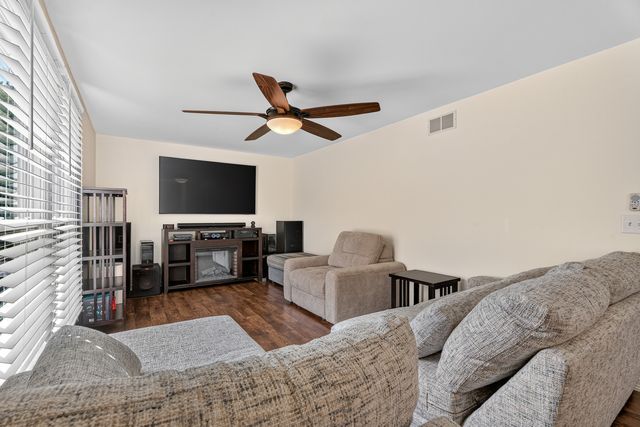 2008 Olde Mill Road, Plainfield, IL 60586