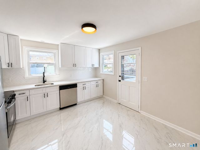 405 Wilcoxson Avenue, Stratford, CT 06614