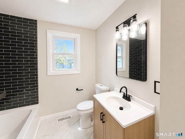 405 Wilcoxson Avenue, Stratford, CT 06614