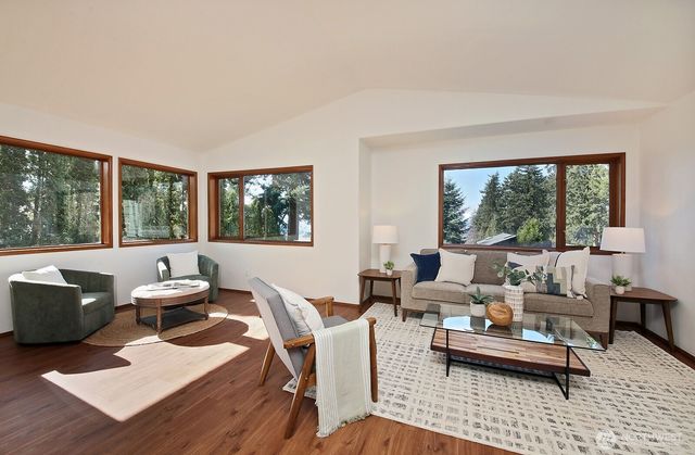 5947 Sundown Lane, Freeland, WA 98249