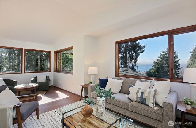 5947 Sundown Lane, Freeland, WA 98249