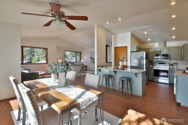 5947 Sundown Lane, Freeland, WA 98249