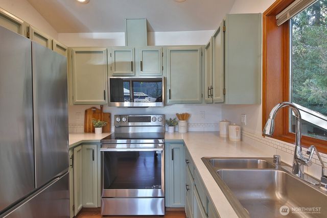 5947 Sundown Lane, Freeland, WA 98249