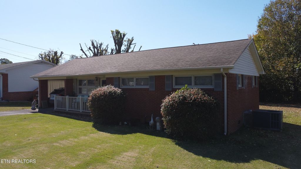 216 Laurel St, Morristown, TN 37813