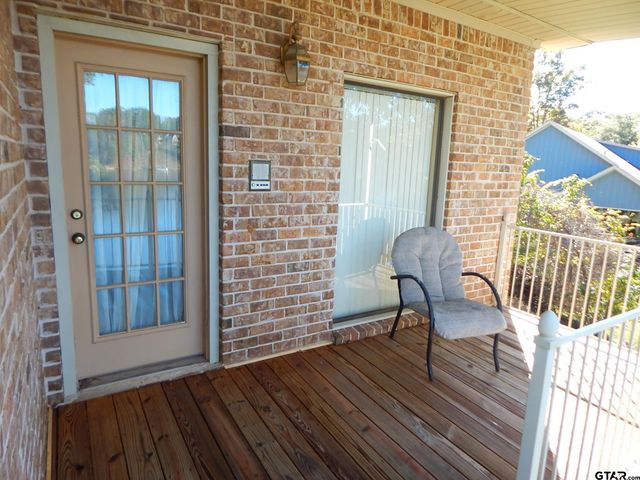3073 EAST LAKE DR., Gladewater, TX 75647